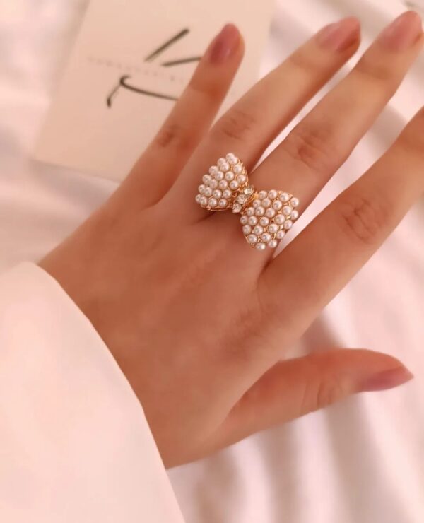 bow and pearl ring