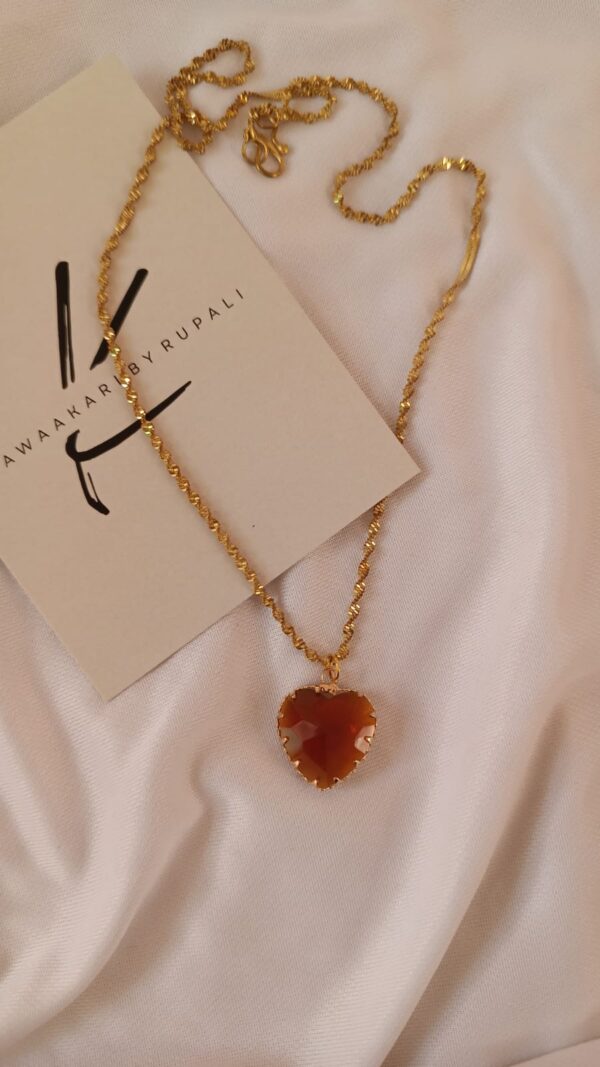 Cyra caramel necklace